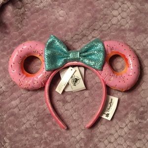 NWT Pink Sprinkle Donut Minnie Ears Disney